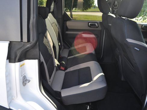 Used 2022 Ford Bronco Wildtrak image 38