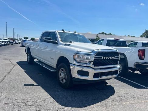 Used 2022 RAM 2500 Big Horn AWD/4WD image 1