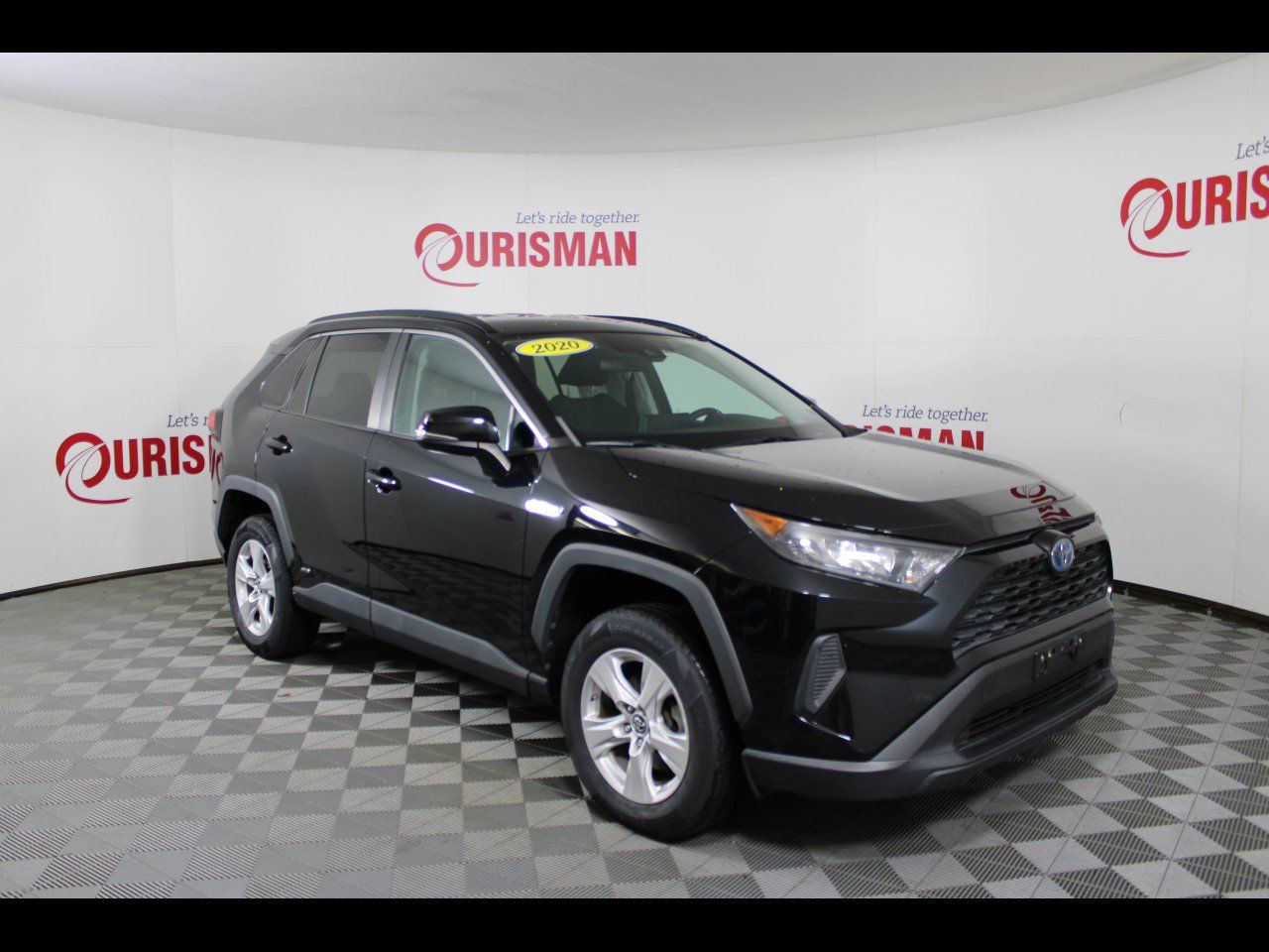 Used 2020 Toyota RAV4 LE w/ Carpet Mat Package AWD/4WD image 11