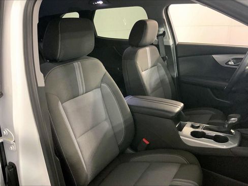 Used 2025 Chevrolet Blazer LT image 7
