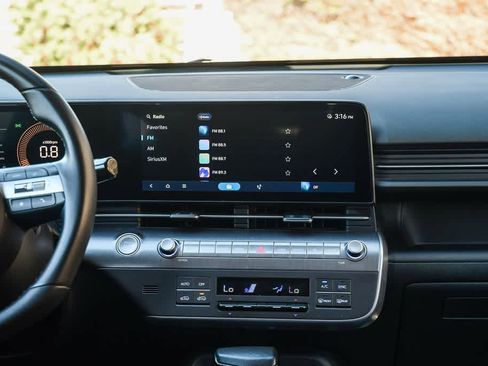 Used 2024 Hyundai Kona SEL FWD image 13