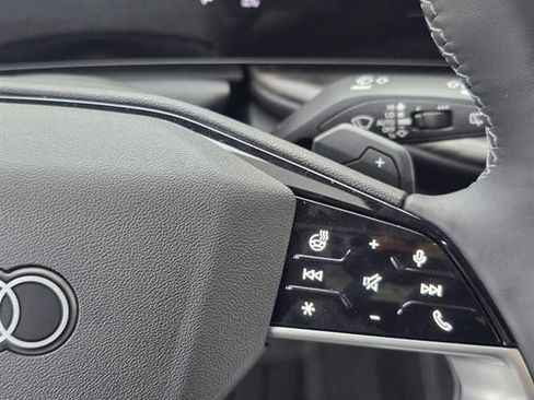 Used 2025 Audi Q5 Prestige image 13