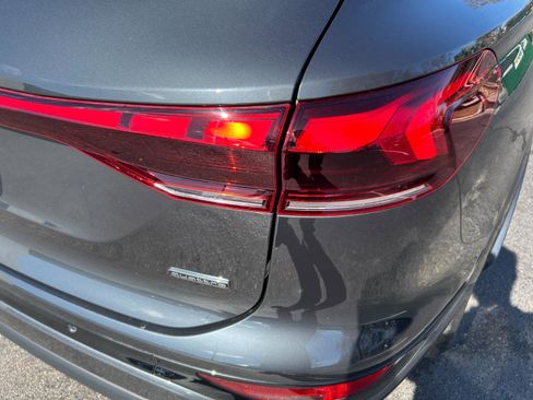 Certified 2025 Audi Q6 e-tron Premium Plus w/ Premium Plus image 9