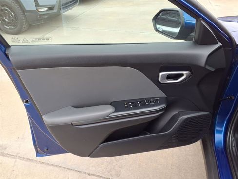 Used 2025 Kia K4 LXS image 16