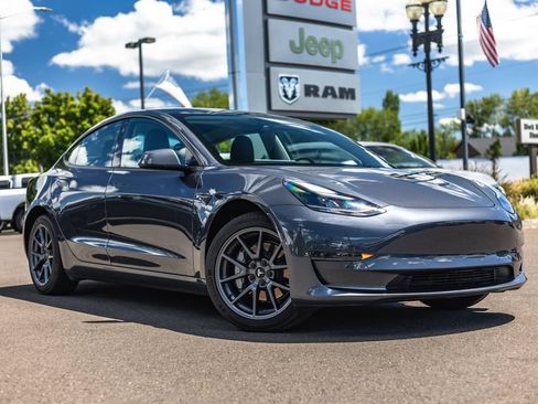 Used 2022 Tesla Model 3 RWD image 1