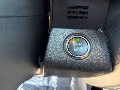 Used 2019 Ford F150 Lariat AWD/4WD image 10