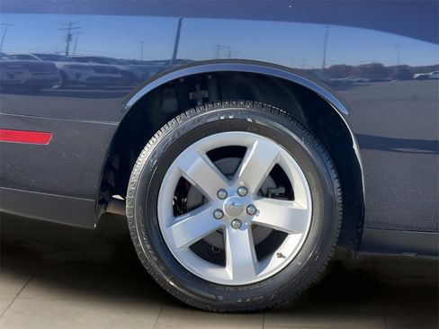 Used 2011 Dodge Challenger R/T w/ Sound Group II image 39