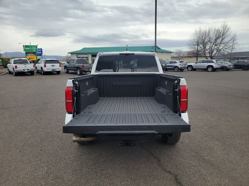 Used 2024 Toyota Tacoma TRD Off-Road image 12
