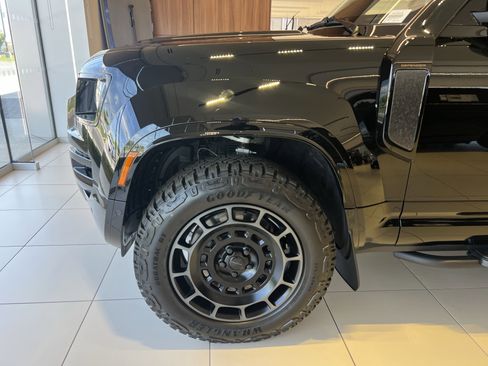 New 2026 Land Rover Defender 110 OCTA AWD/4WD image 10