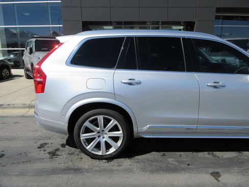 Used 2018 Volvo XC90 T6 Inscription w/ Convenience Package image 11