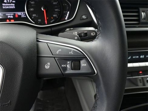 Used 2024 Audi Q5 2.0T Premium image 32