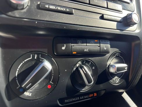 Used 2014 Volkswagen Jetta SE FWD image 17