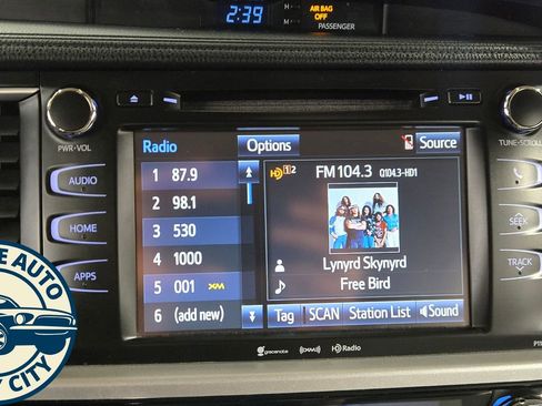 Used 2019 Toyota Highlander Plus AWD/4WD image 14