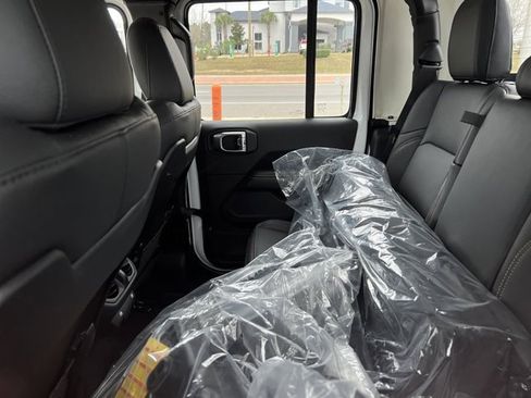 New 2026 Jeep Gladiator Sport image 7