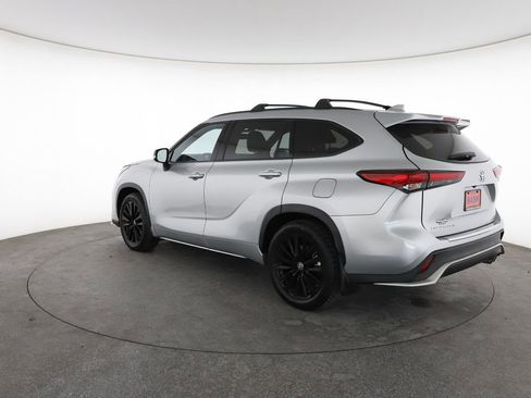 Used 2023 Toyota Highlander XSE image 9