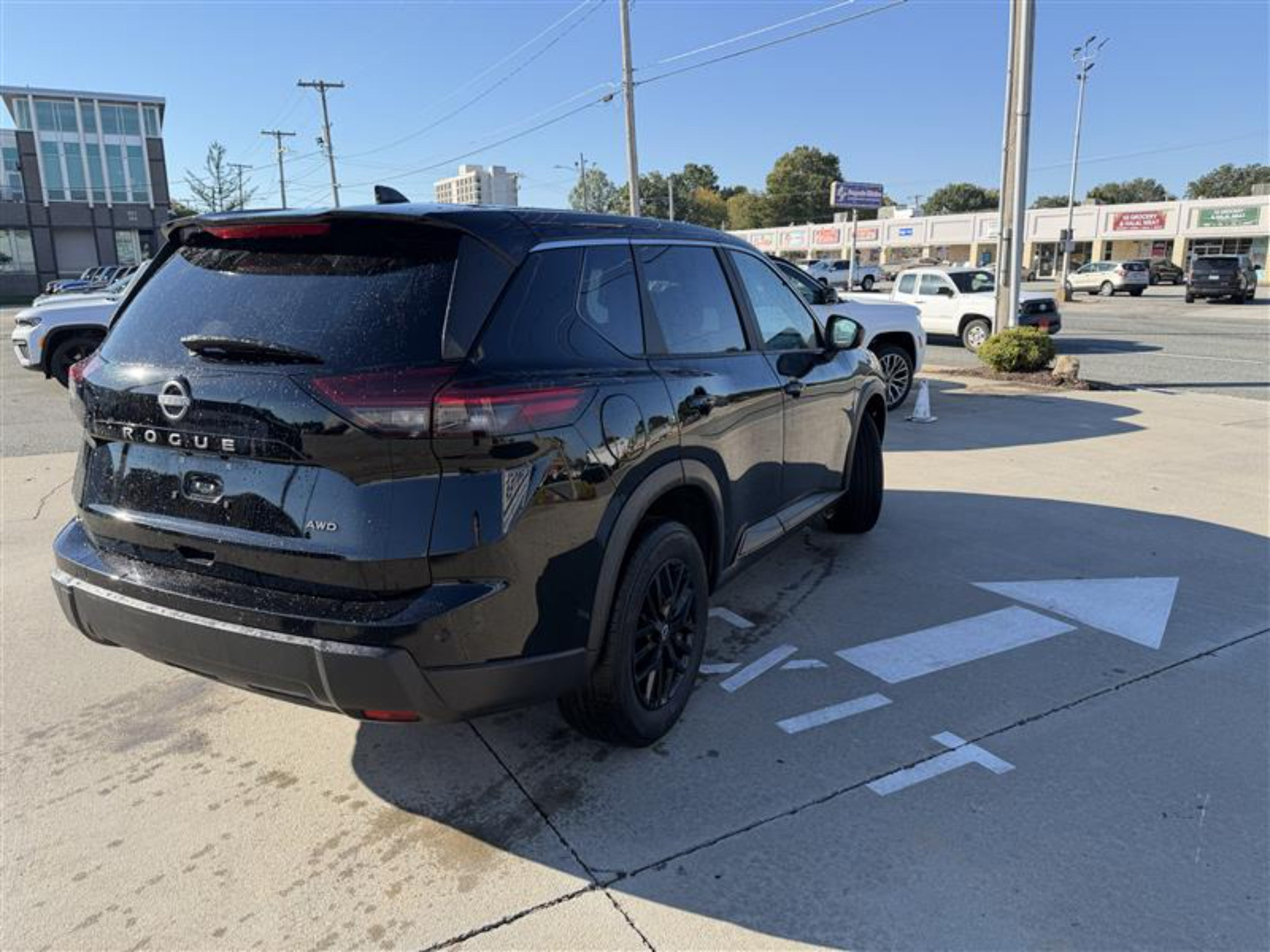 Used 2026 Nissan Rogue SV AWD/4WD image 6