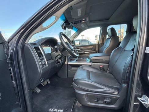 Used 2014 RAM 1500 Laramie w/ Convenience Group image 6