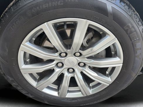 Used 2022 Cadillac XT4 Premium Luxury w/ Cold Weather Package AWD/4WD image 22