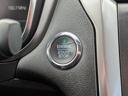 Used 2017 Ford Fusion SE w/ Fusion SE Technology Package image 24