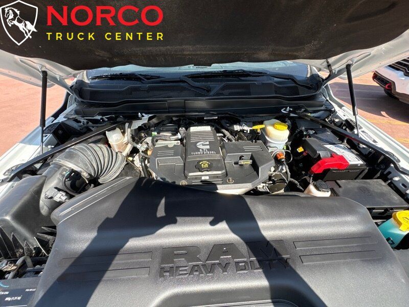 Used 2022 RAM 3500 Tradesman w/ Chrome Appearance Group AWD/4WD image 23