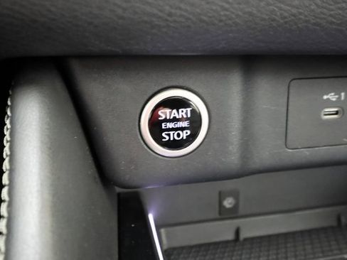 Used 2022 Nissan Rogue Platinum w/ Head-Up Display Package image 18