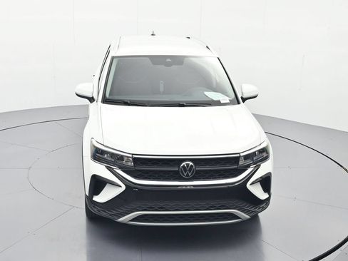 Used 2024 Volkswagen Taos SE FWD image 29