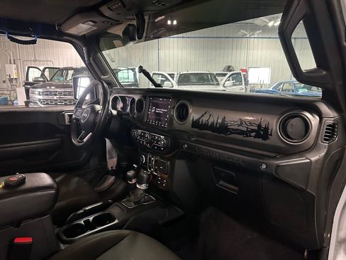 Used 2022 Jeep Wrangler Unlimited Sport image 30