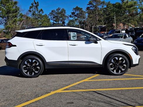 Certified 2023 Kia Sportage X-Line image 9