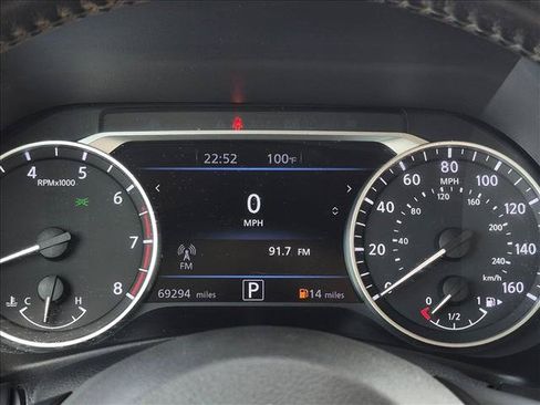 Used 2022 Nissan Sentra SV w/ SV Premium Package FWD image 11