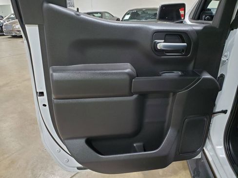Used 2021 Chevrolet Silverado 1500 LT w/ Safety Package AWD/4WD image 24