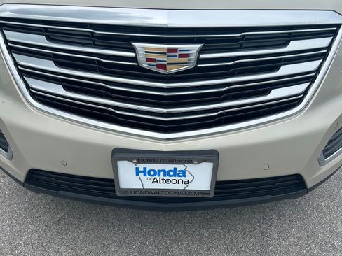 Used 2017 Cadillac XT5 Luxury w/ Driver Awareness Package AWD/4WD image 9