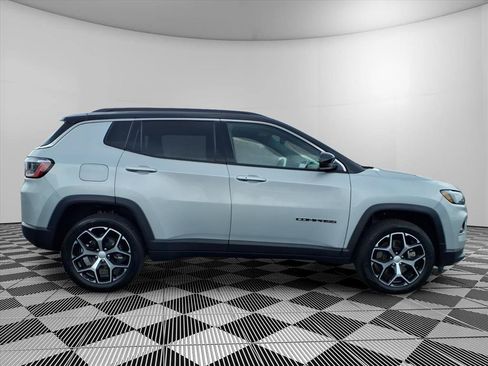 Used 2024 Jeep Compass Limited AWD/4WD image 29