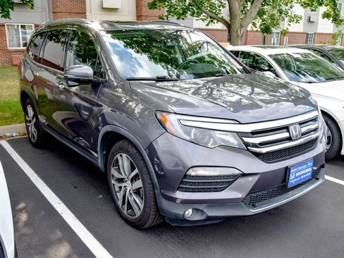 Used 2018 Honda Pilot Touring image 15