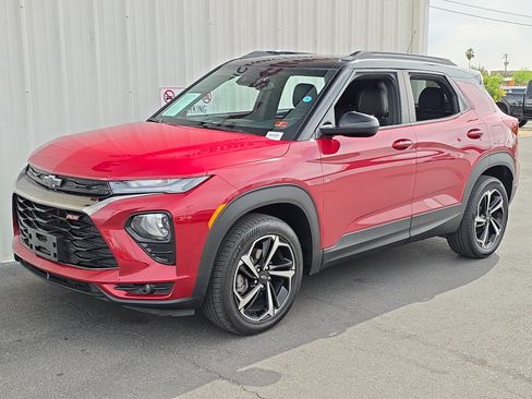 Used 2021 Chevrolet TrailBlazer RS w/ Convenience Package AWD/4WD image 3