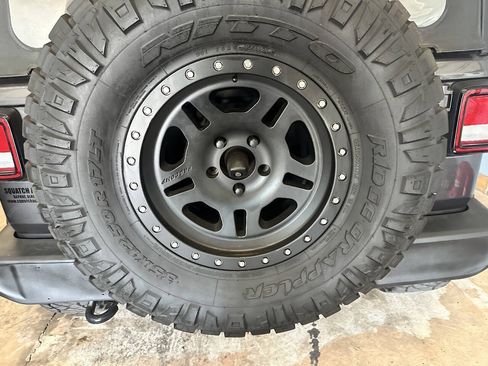 Used 2018 Jeep Wrangler Unlimited Sport AWD/4WD image 21