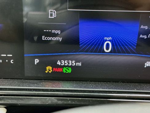 Used 2025 Volkswagen Taos S AWD/4WD image 19