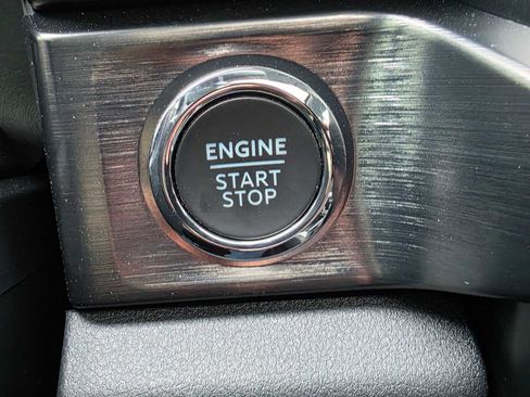 Used 2024 Ford F350 Lariat w/ Lariat Ultimate Package AWD/4WD image 35