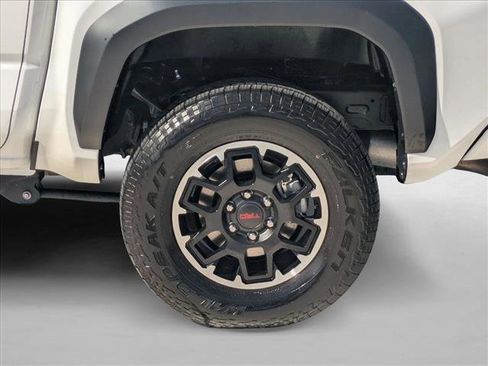 Used 2025 Toyota Tacoma TRD Off-Road image 21
