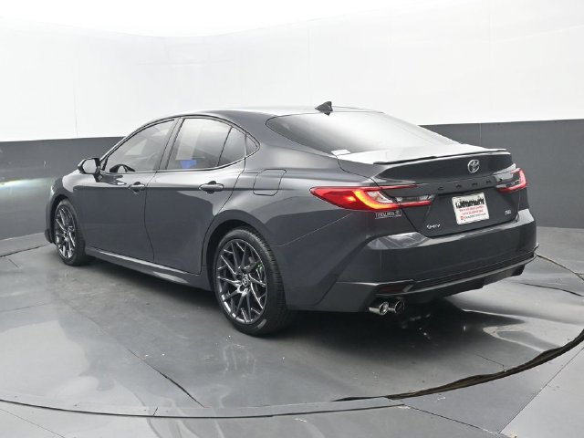 Used 2025 Toyota Camry SE w/ Convenience Package FWD image 3