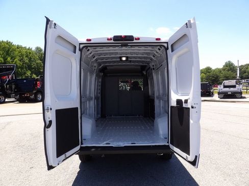 Used 2026 RAM ProMaster 2500 w/ Convenience Group FWD image 40