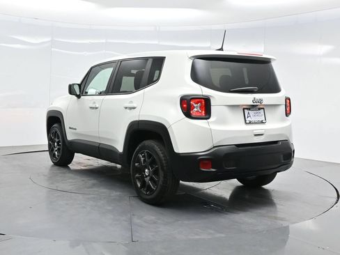 Used 2023 Jeep Renegade Latitude AWD/4WD image 5