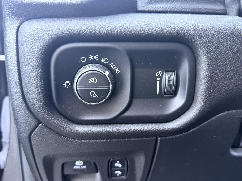 Used 2023 RAM 1500 Big Horn AWD/4WD image 23