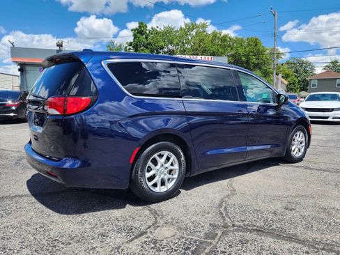 Used 2017 Chrysler Pacifica Touring FWD image 6