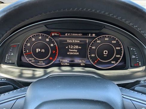 Used 2018 Audi Q7 3.0T Prestige AWD/4WD image 11