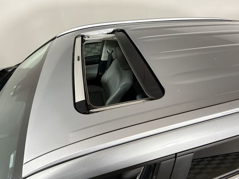 Certified 2023 Toyota Highlander XLE image 14