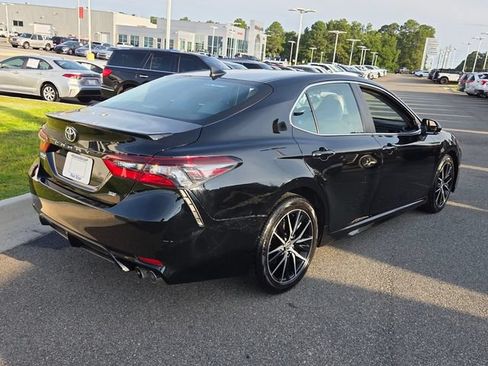 Used 2023 Toyota Camry SE FWD image 11