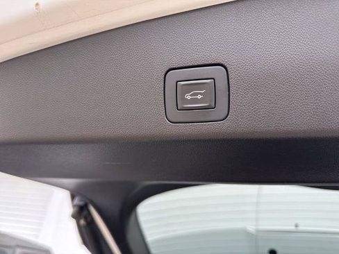 Certified 2020 Buick Encore GX Essence FWD image 42