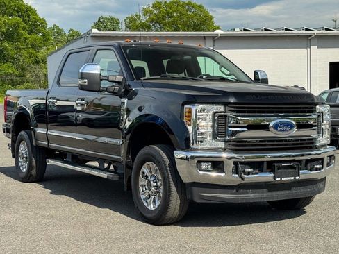 Used 2019 Ford F250 XLT w/ XLT Premium Package AWD/4WD image 1