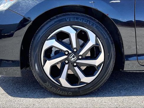 Used 2017 Honda Accord EX image 34
