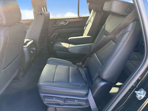 Used 2025 GMC Yukon Denali AWD/4WD image 12